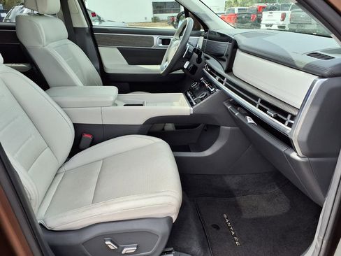 Used 2025 Hyundai Santa Fe Calligraphy image 12
