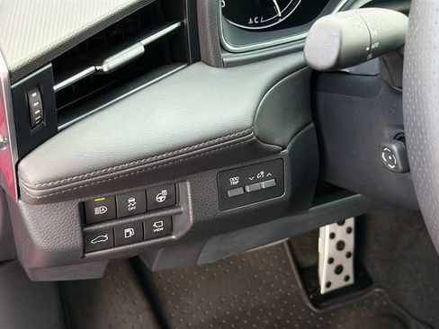 Used 2020 Toyota Avalon Touring w/ Advanced Safety Package FWD image 10