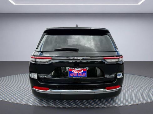 Used 2023 Jeep Grand Cherokee Laredo AWD/4WD image 5