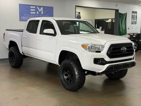 Used 2021 Toyota Tacoma SR AWD/4WD image 2