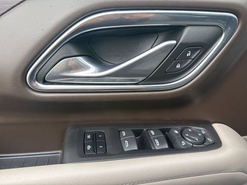 Used 2023 Chevrolet Tahoe Z71 w/ Luxury Package AWD/4WD image 15