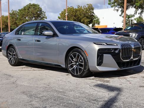 Used 2025 BMW 740i image 65