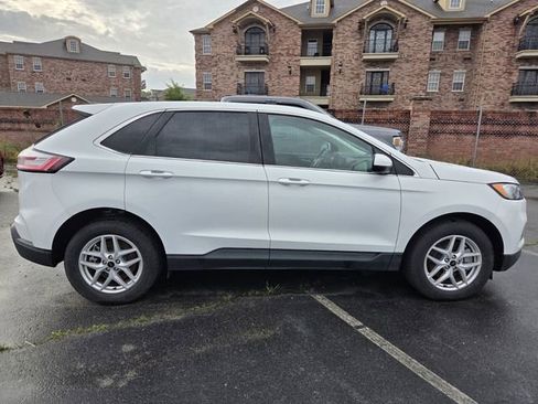 Used 2024 Ford Edge SEL AWD/4WD image 4