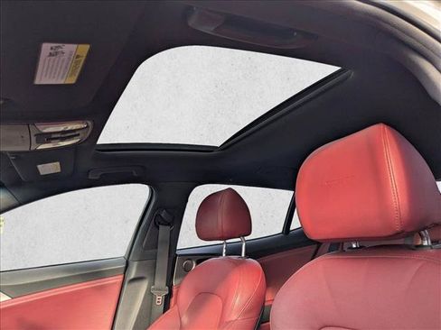 Used 2018 Kia Stinger GT1 RWD image 16