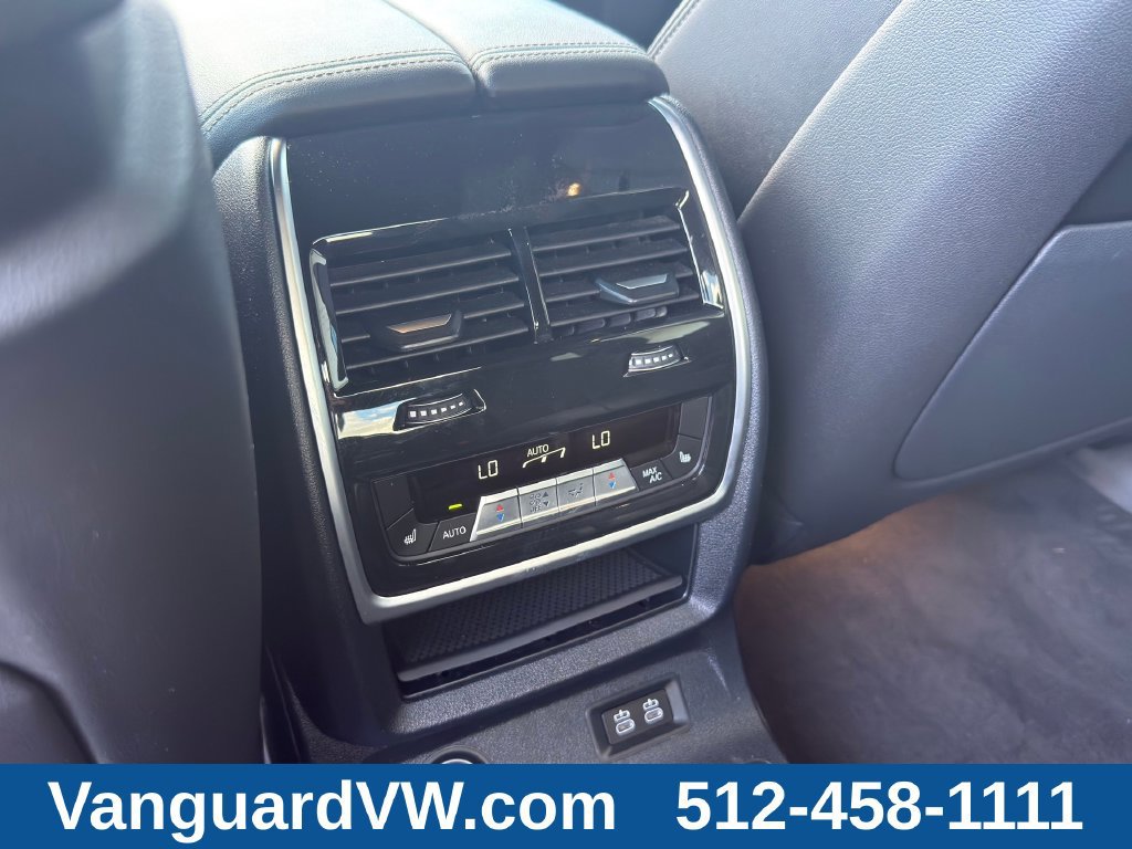 Used 2023 BMW X7 xDrive40i w/ Premium Package AWD/4WD image 22