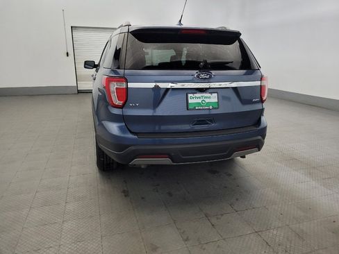 Used 2019 Ford Explorer XLT w/ Equipment Group 202A AWD/4WD image 6