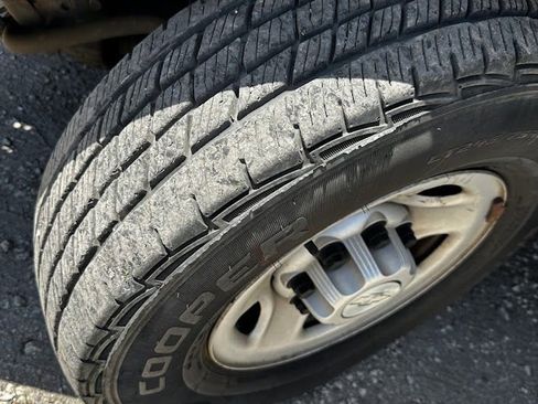 Used 2015 Chevrolet Express 2500 image 14