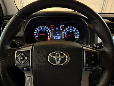 Used 2014 Toyota 4Runner Limited image 57