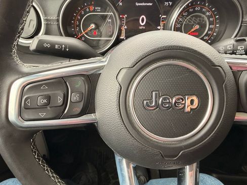 Used 2022 Jeep Wrangler Unlimited Sahara AWD/4WD image 21