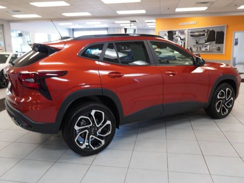 Used 2024 Chevrolet Trax RS w/ Driver Confidence Package image 11