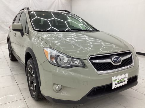 Used 2014 Subaru Crosstrek 2.0i Premium w/ Moonroof Package image 3