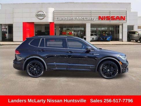 Used 2022 Volkswagen Tiguan SE R-Line image 2