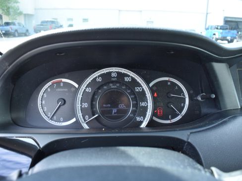 Used 2017 Honda Accord LX image 17