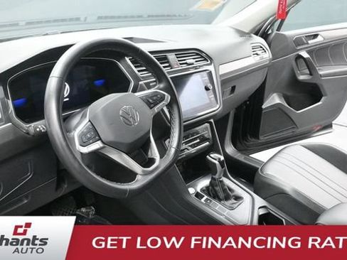 Used 2024 Volkswagen Tiguan SE FWD image 19