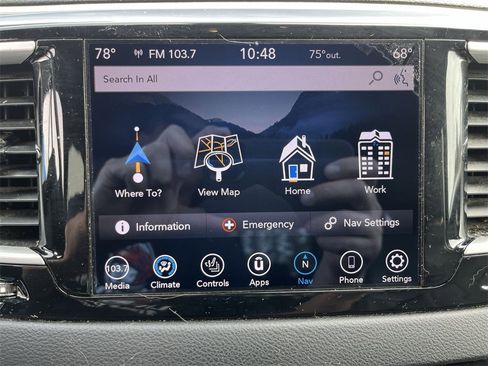 Used 2020 Chrysler Pacifica Touring-L image 14