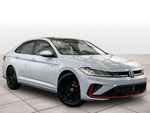 Used 2025 Volkswagen Jetta GLI Autobahn FWD image 2