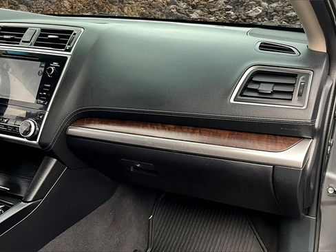 Used 2018 Subaru Outback 2.5i Limited image 13