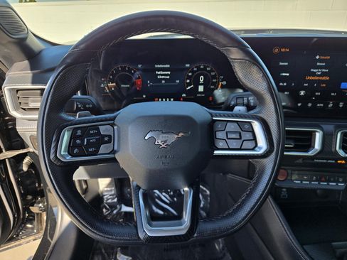 Used 2025 Ford Mustang GT Premium image 18