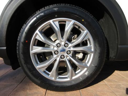 Certified 2020 Ford Explorer XLT w/ Equipment Group 202A image 8