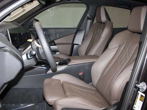 Used 2025 BMW X3 xDrive30i image 13