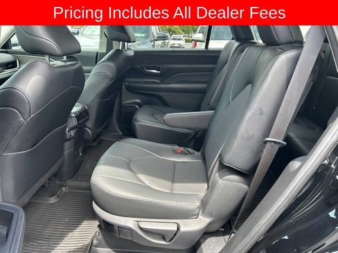 Used 2024 Toyota Grand Highlander AWD image 13
