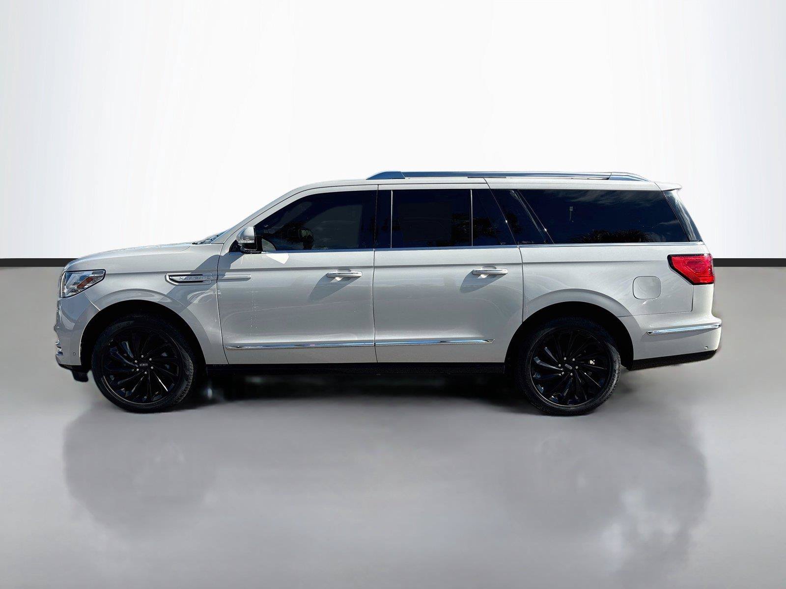 Used 2021 Lincoln Navigator L Reserve AWD/4WD image 4