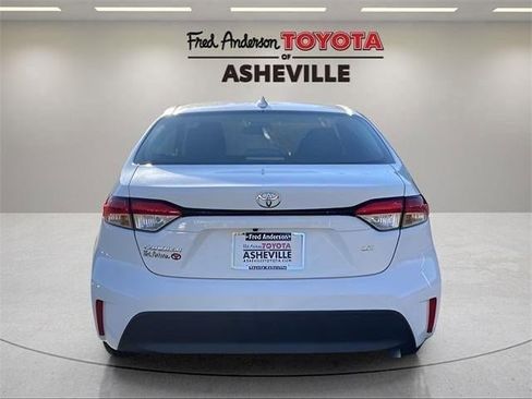 Used 2023 Toyota Corolla LE image 97