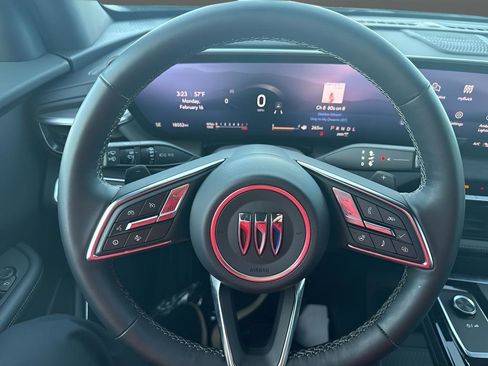 Used 2025 Buick Enclave Preferred image 23