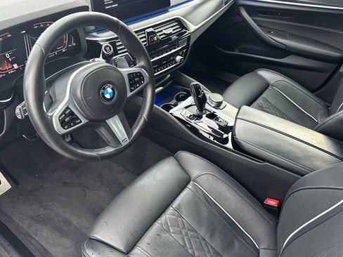 Used 2021 BMW 540i w/ M Sport Package image 9