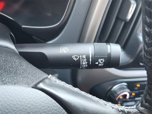 Used 2018 Chevrolet Colorado Z71 image 27