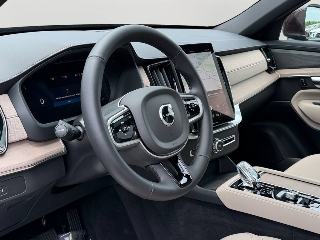 Certified 2026 Volvo XC90 B6 Plus AWD/4WD image 18