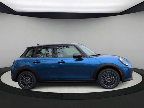 New 2026 MINI Cooper 4-Door Hardtop image 9