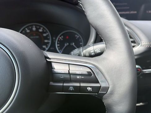 New 2026 MAZDA MAZDA3 Hatchback w/Premium Plus Pkg image 34