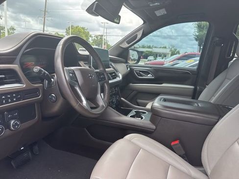 Used 2022 Chevrolet Tahoe Z71 w/ Luxury Package AWD/4WD image 6