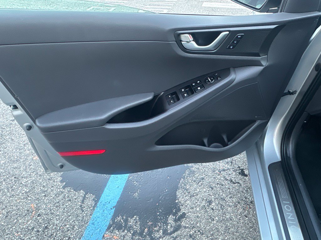 Used 2019 Hyundai Ioniq Limited w/ Ultimate Package 02 FWD image 8