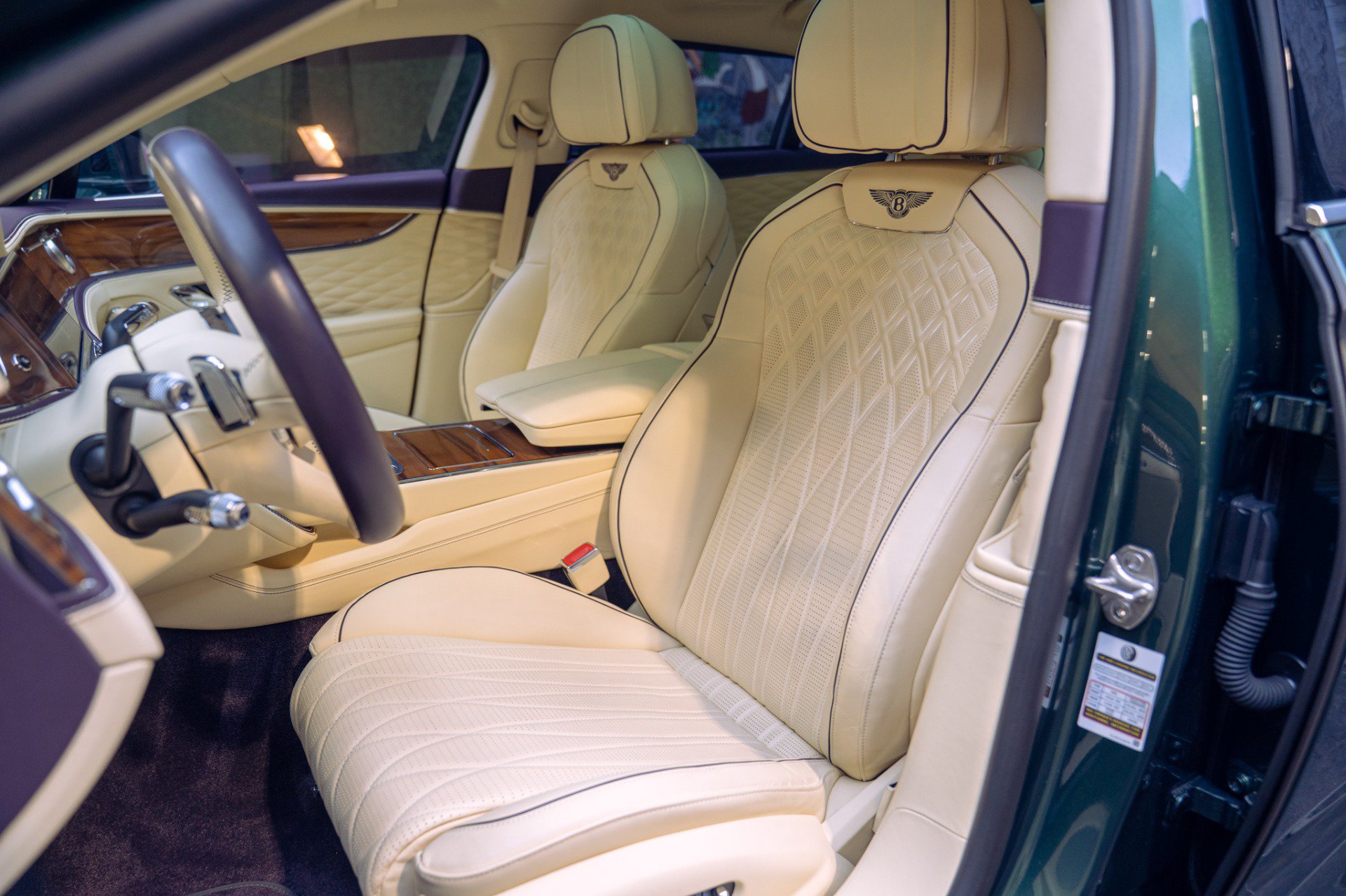 Used 2022 Bentley Flying Spur V8 AWD/4WD image 26