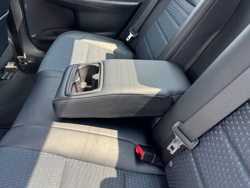 Used 2015 Toyota Camry SE w/ Moonroof Package FWD image 8