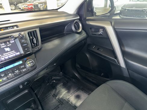 Used 2018 Toyota RAV4 XLE image 28