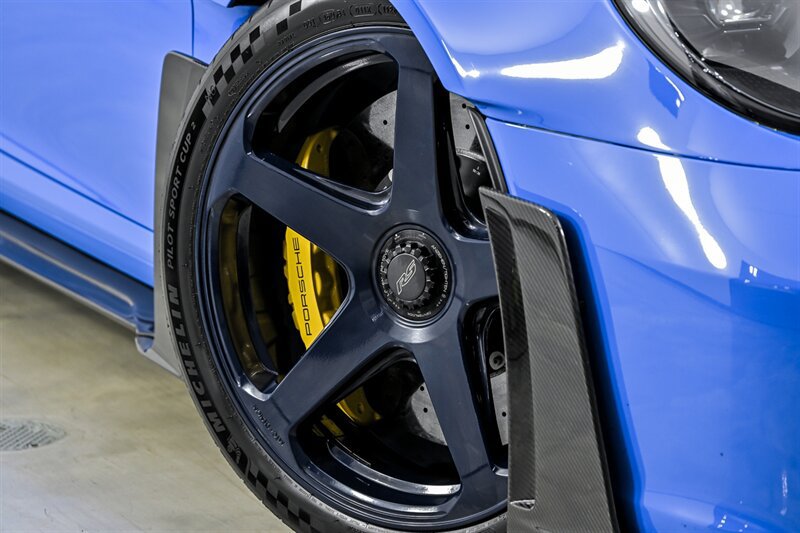 Used 2024 Porsche 911 GT3 RS RWD image 3