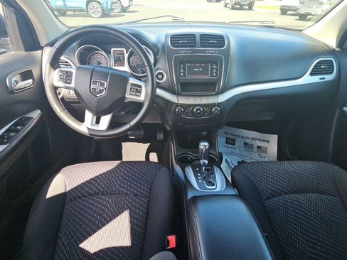 Used 2018 Dodge Journey SE w/ Connectivity Group FWD image 8