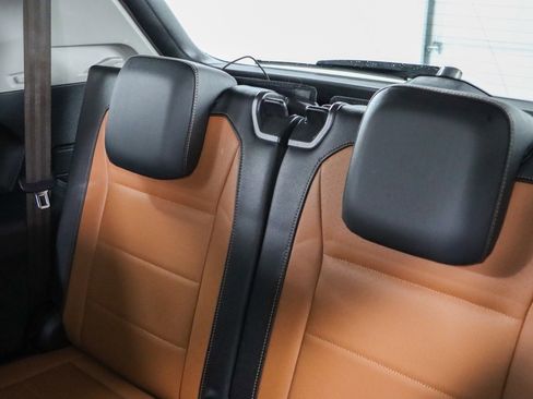 Used 2019 Volkswagen Tiguan SE w/ Panoramic Sunroof Package image 26