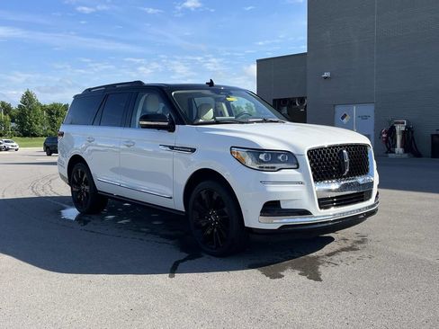 Used 2024 Lincoln Navigator Black Label AWD/4WD image 7