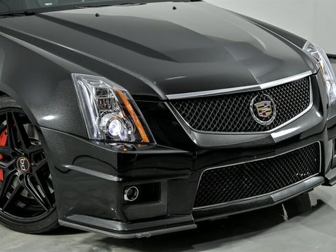 Used 2011 Cadillac CTS V image 2