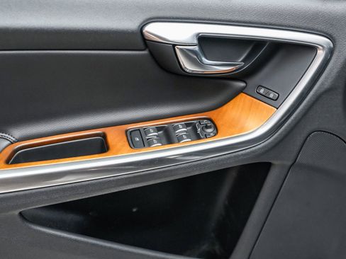 Used 2016 Volvo S60 T5 Premier image 22