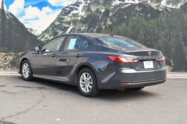 Used 2025 Toyota Camry LE FWD image 9