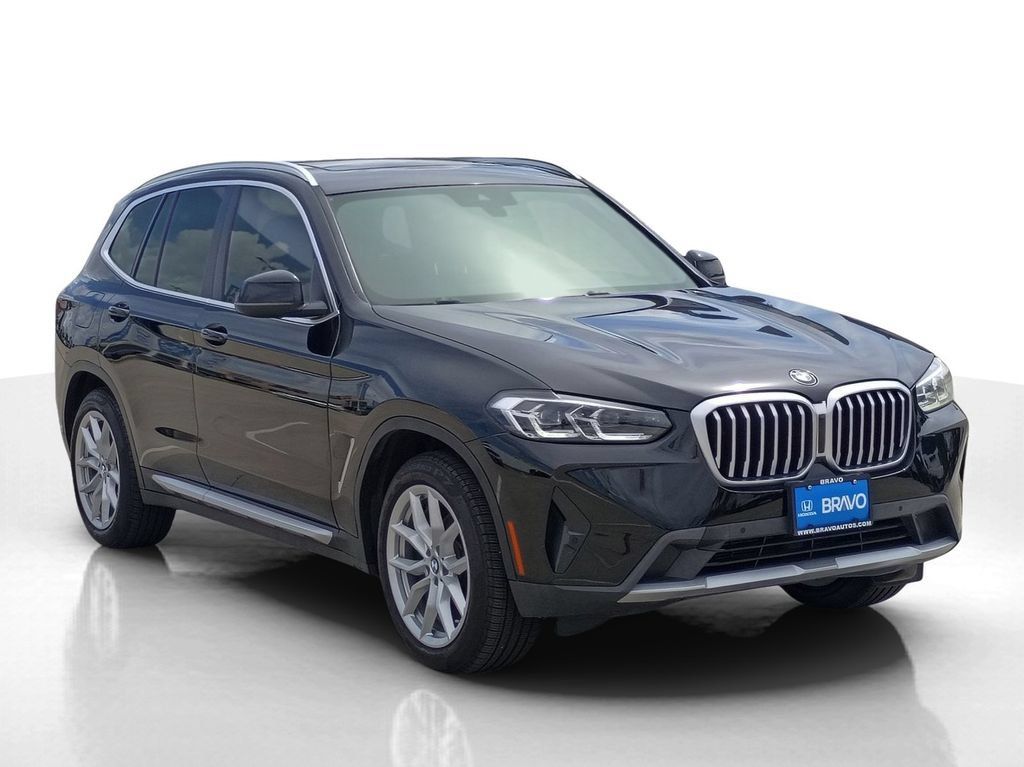 Used 2022 BMW X3 xDrive30i w/ Convenience Package AWD/4WD image 3