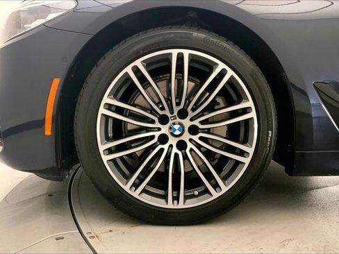 Used 2019 BMW 540i xDrive w/ M Sport Package image 8