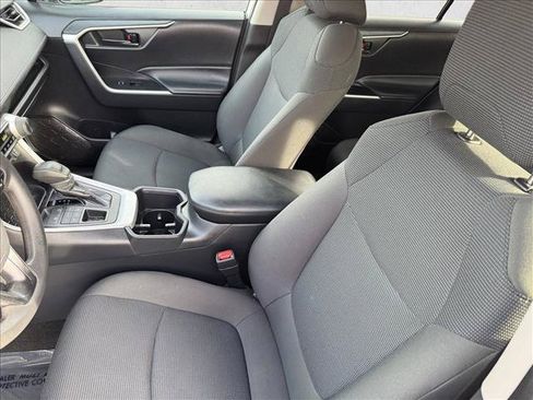 Used 2024 Toyota RAV4 LE AWD/4WD image 8