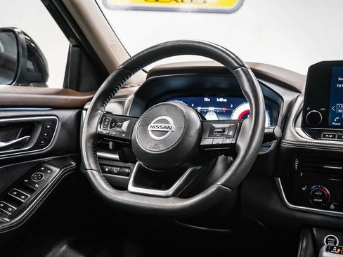 Used 2021 Nissan Rogue Platinum image 15