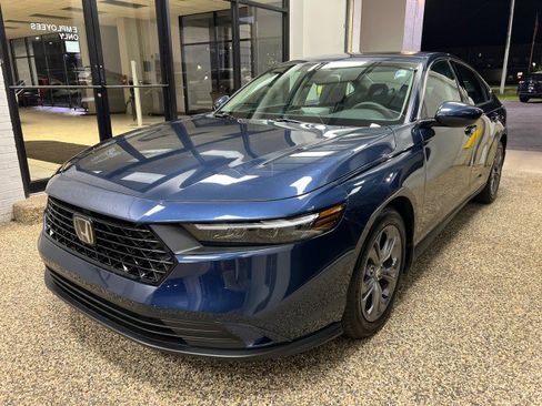 Used 2024 Honda Accord EX image 5